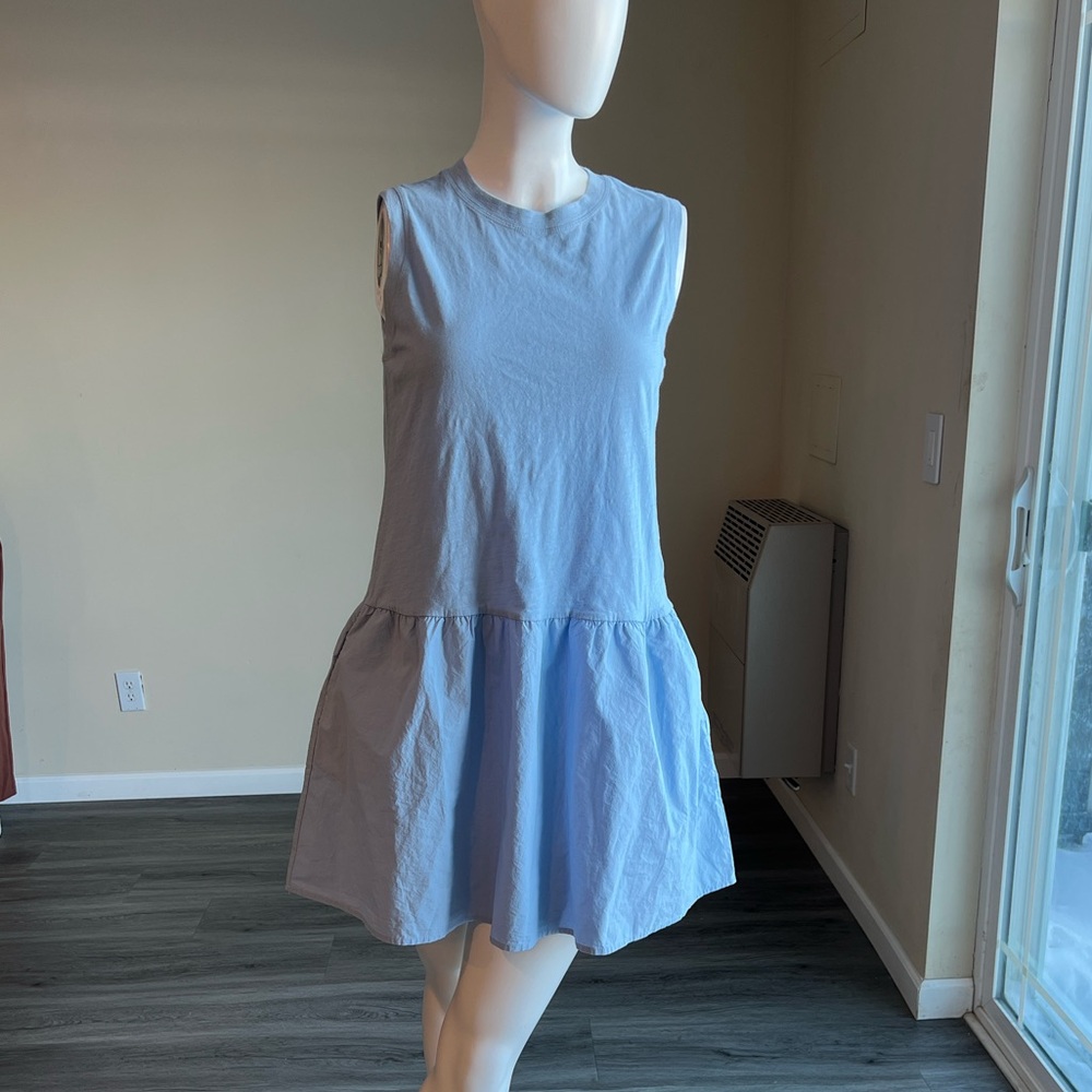 Universal Thread Sleeveless Shift Dress
- Sky Blue.